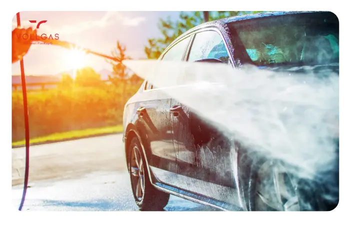 Autowäsche beim Elektroauto: So bleibt dein E-Auto sicher sauber