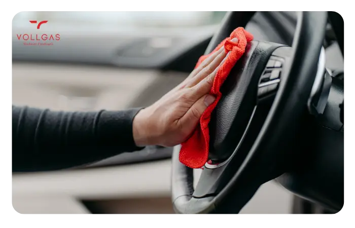 Professionelle komplette Autowäsche innen und außen